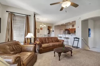 Photo #5: 6047434 Listing