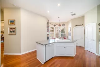 Photo #6: 6047779 Listing 