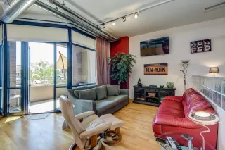 Photo #2: 6047953 Listing