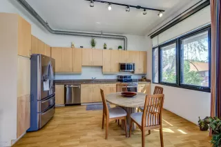 Photo #3: 6047953 Listing