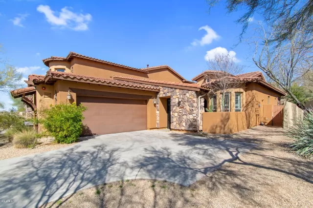 MLS: 6048084 Condo For Sale