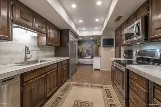 Photo #5: 6048086 Listing