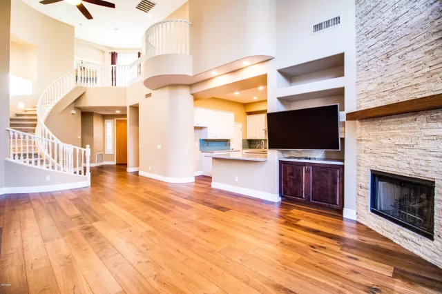 MLS: 6048146 Condo For Sale