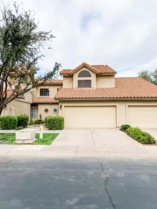 MLS: 6048188 Condo For Sale