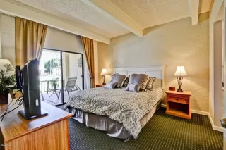 Photo #5: 6048304 Listing