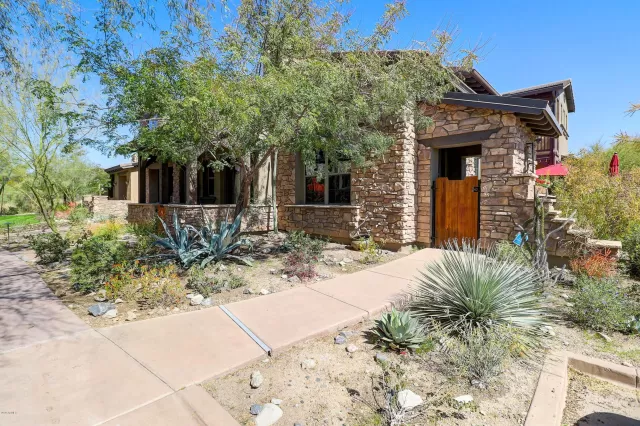 MLS: 6048518 Condo For Sale