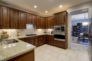 Photo #2: 6048518 Listing