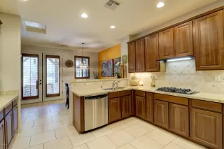 Photo #3: 6048518 Listing