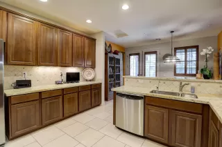 Photo #4: 6048518 Listing