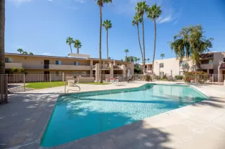 Photo #6: 6048601 Listing