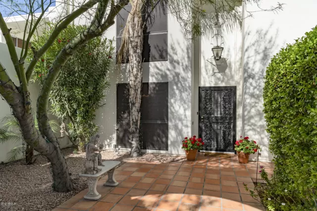 MLS: 6048647 Condo For Sale