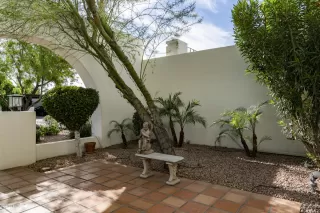 Photo #5: 6048647 Listing