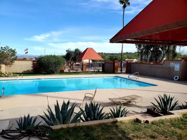 MLS: 6048736 Condo For Sale