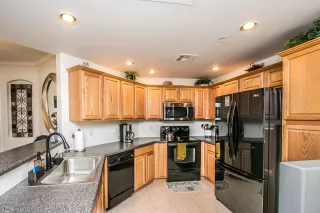 Photo #2: 6049963 Listing 