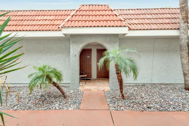 MLS: 6050198 Condo For Sale
