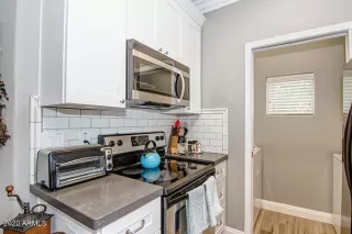 Photo #4: 6051426 Listing