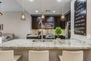 Photo #6: 6051899 Listing 