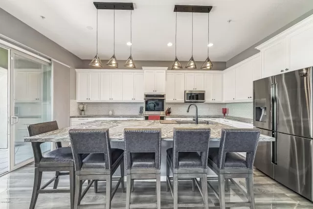 MLS: 6051943 Condo For Sale