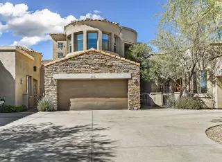 Photo #1: 6051943 Listing 