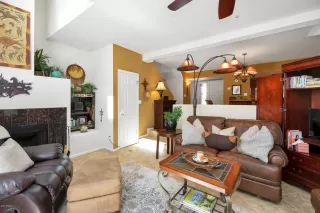 Photo #5: 6052242 Listing