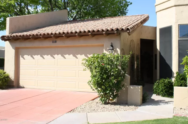MLS: 6052262 Condo For Sale