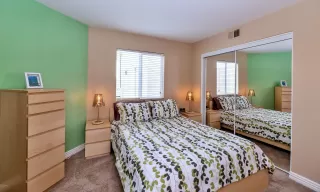 Photo #5: 6052680 Listing