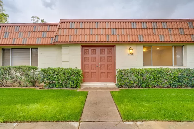 MLS: 6052727 Condo For Sale