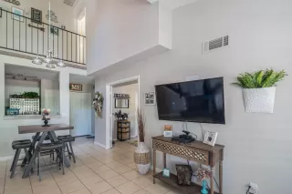 Photo #4: 6053396 Listing 