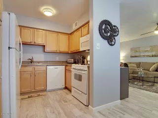 Photo #5: 6053508 Listing