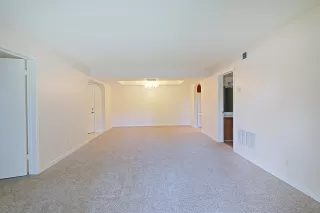 Photo #6: 6053546 Listing