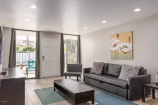 Photo #2: 6053685 Listing 