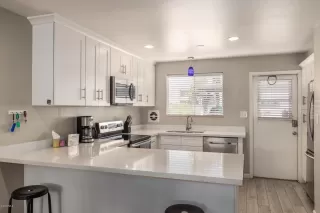 Photo #5: 6053685 Listing 