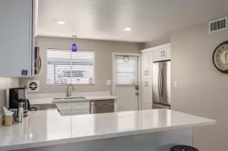 Photo #6: 6053685 Listing 