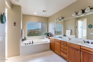 Photo #5: 6053707 Listing