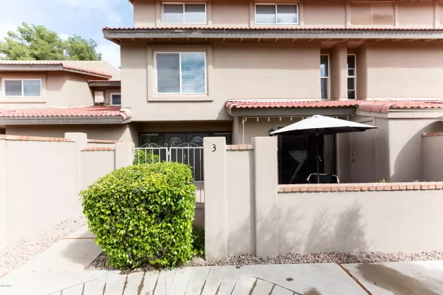 MLS: 6053813 Condo For Sale