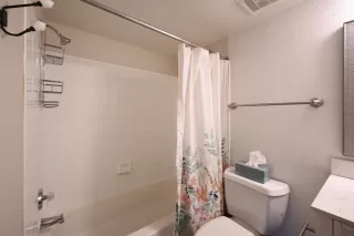 Photo #5: 6054425 Listing