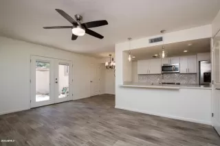 Photo #4: 6054757 Listing