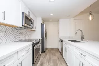 Photo #6: 6054757 Listing
