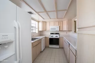 Photo #5: 6055976 Listing