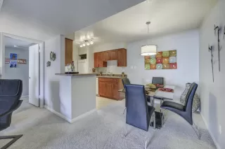 Photo #6: 6056199 Listing