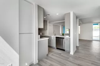 Photo #5: 6056305 Listing