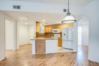 Photo #1: 6056335 Listing 