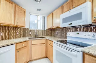 Photo #2: 6056335 Listing 