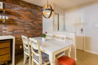 Photo #5: 6056507 Listing