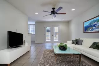 Photo #2: 6056546 Listing