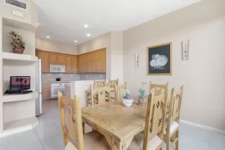 Photo #5: 6056603 Listing