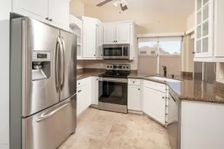 Photo #4: 6056985 Listing