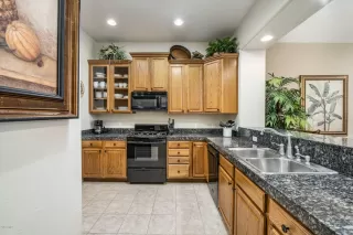 Photo #5: 6057112 Listing