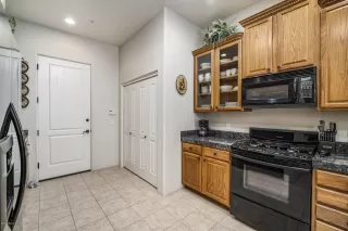 Photo #6: 6057112 Listing