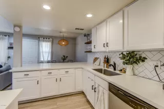 Photo #5: 6057240 Listing